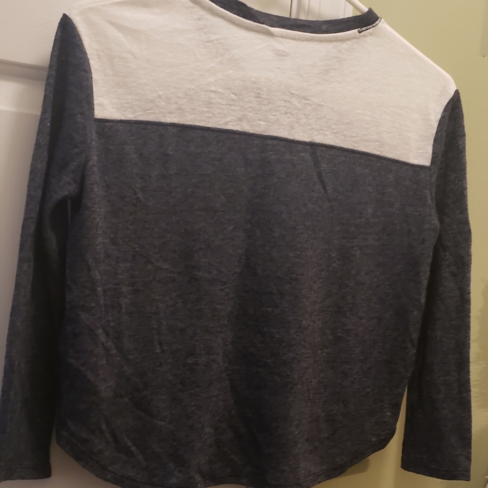 Girls long sleeve Old Navy T-shirt, size 8. New with tags. - Picture 2 of 5